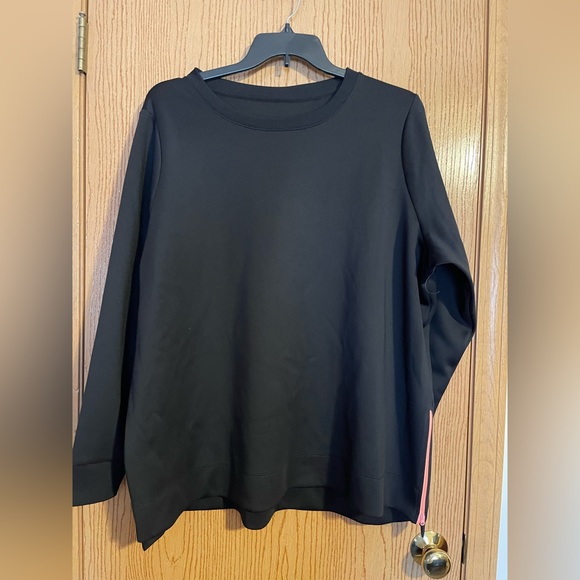 Black crew neck sweatshirt - Picture 1 of 8